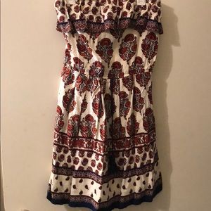 Cute day dress, style western or chic.